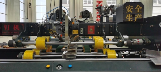 Modello di cucitura di controllo 2000 dello SpA della macchina del doppio servo pezzo singolo automatico dei semi