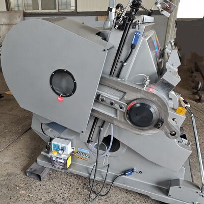 Lungozza di crepe inferiore a 40 m Macchina di taglio a fuso per cartone ondulato con elevata forza di taglio e fonte di energia elettrica che garantisce la lavorazione del cartone