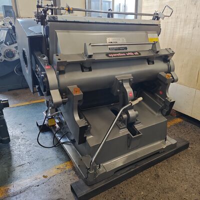 Macchina fustellatrice per cartone ondulato con motore da 5,5KW, piastra in acciaio inossidabile, motore Hengshui, taglio stabile