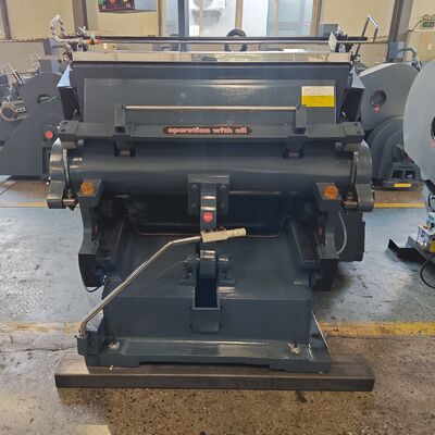 Macchina di taglio a striscia manuale a striscia cartoncino ondulato Macchina di taglio a striscia a striscia con lamina di aspirazione elettrica frizione frizione ideale per la fabbricazione di cartone