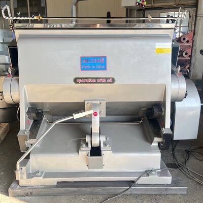 Macchina di taglio a striscia per cartone ondulato da 7000 kg con alimentatore manuale e peso della macchina 1500 kg adatta per industria