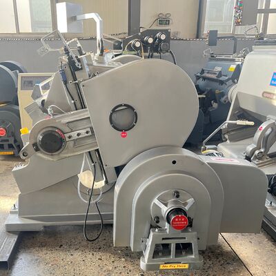 Flatbed Die corrugato cartone Die Cutting Machine Featuring Machine Dimensione 5129 4150 2346mm e alta precisione di taglio ideale per l'industria