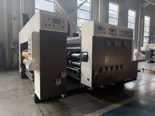 Macchina da stampa flessografica per cartone ondulato con alimentazione automatica del bordo anteriore con velocità di 100-130 m/min per stampa e scanalatura di precisione