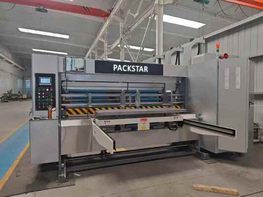 Macchina flessografica automatica per la stampa e la fustellatura con alimentazione dal bordo anteriore, velocità di 100-130 m/min e interfaccia uomo-macchina (HMI) touchscreen a colori da 7 pollici