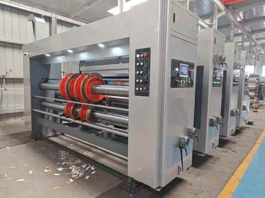 Macchina flessografica automatica per la stampa e la fustellatura con alimentazione dal bordo anteriore, velocità di 100-130 m/min e interfaccia uomo-macchina (HMI) touchscreen a colori da 7 pollici
