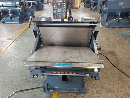 ML1100 Macchina di taglio a striscia manuale a cartone ondulato a 20 pcs/min Velocità e quattro sistemi di sicurezza per 1100 * 800 mm Dimensione