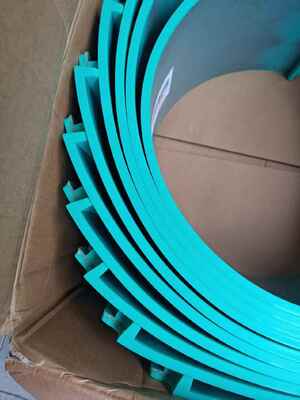 Copertura per incudine in poliuretano PU per macchine rotative, che garantisce una maggiore durata, un taglio netto e resistenza all'usura dovuta al calore