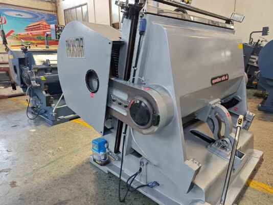 ML1500 Macchina automatica per fustellatura di cartone ondulato con freno a frizione a piastra di aspirazione elettrica e quattro dispositivi di sicurezza per un funzionamento sicuro