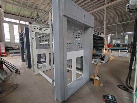 HL1600 macchina automatica di laminazione a flauto con 1600X1250mm Max. Dimensione di laminazione, 5500 fogli/ora Velocità e programma di controllo PLC